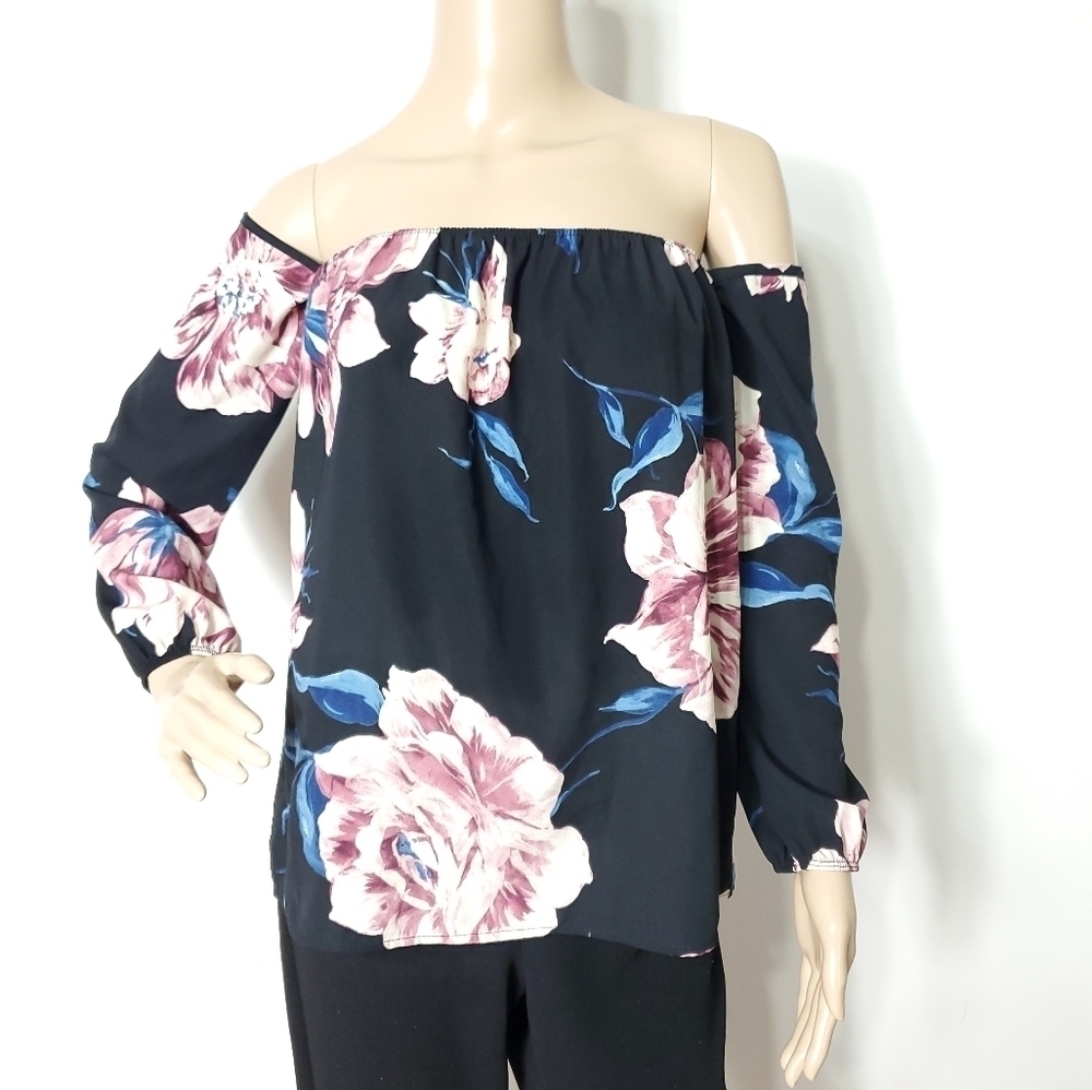 Emetla off shoulder top small